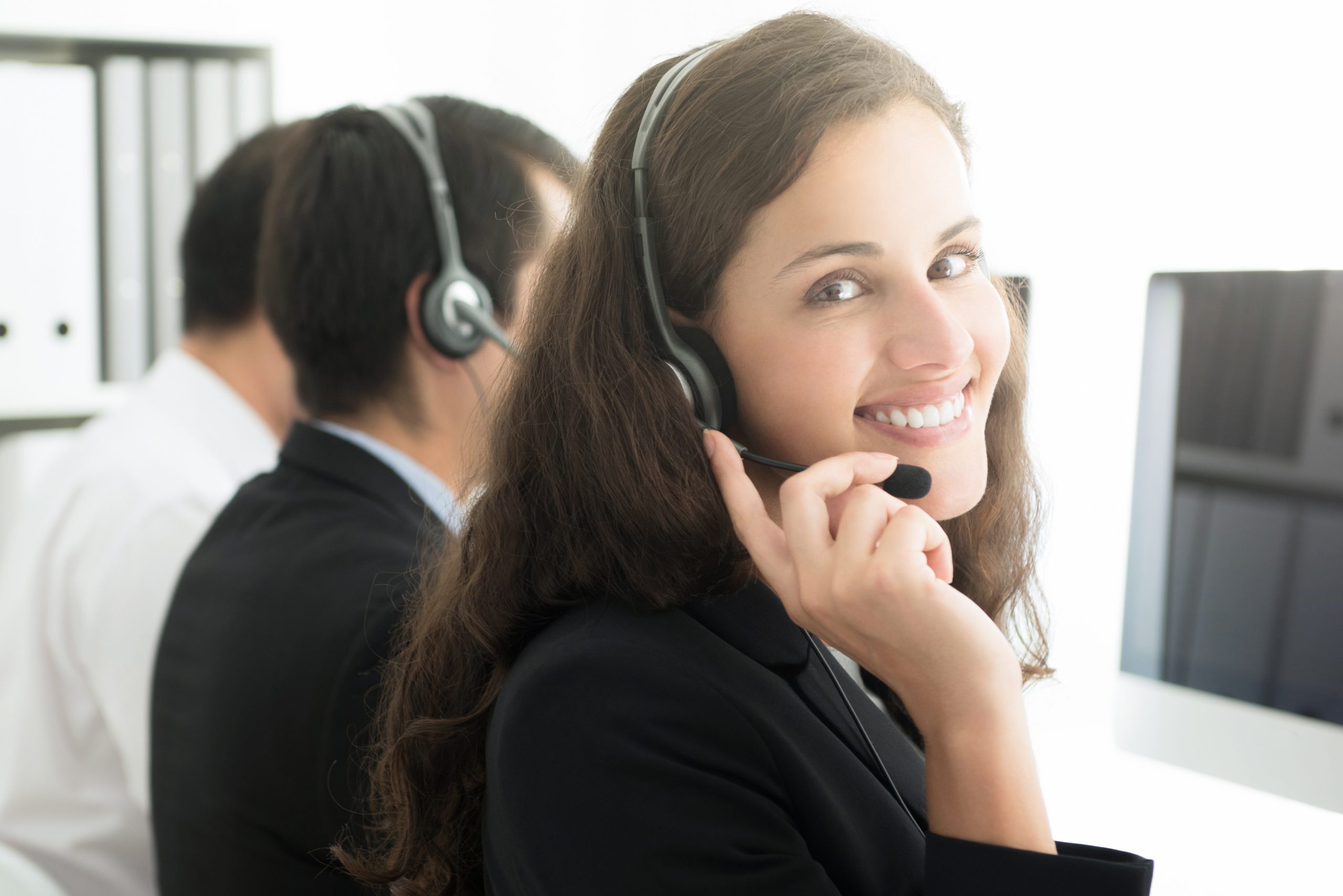 Curso Atención y Experiencia de Clientes** Curso Atención y Experiencia de Clientes**